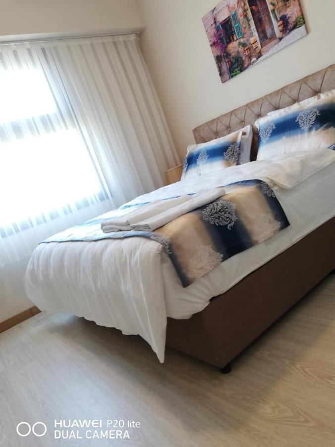 Canan Dagdeviren Suits Avcılar Esterno foto